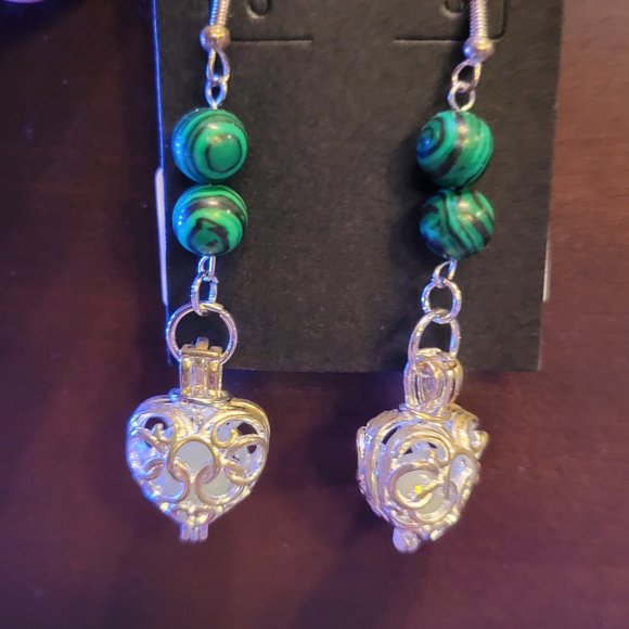 Earrings Hand crafted Heart with glow in the dark beads. - Picture 4 of 6
